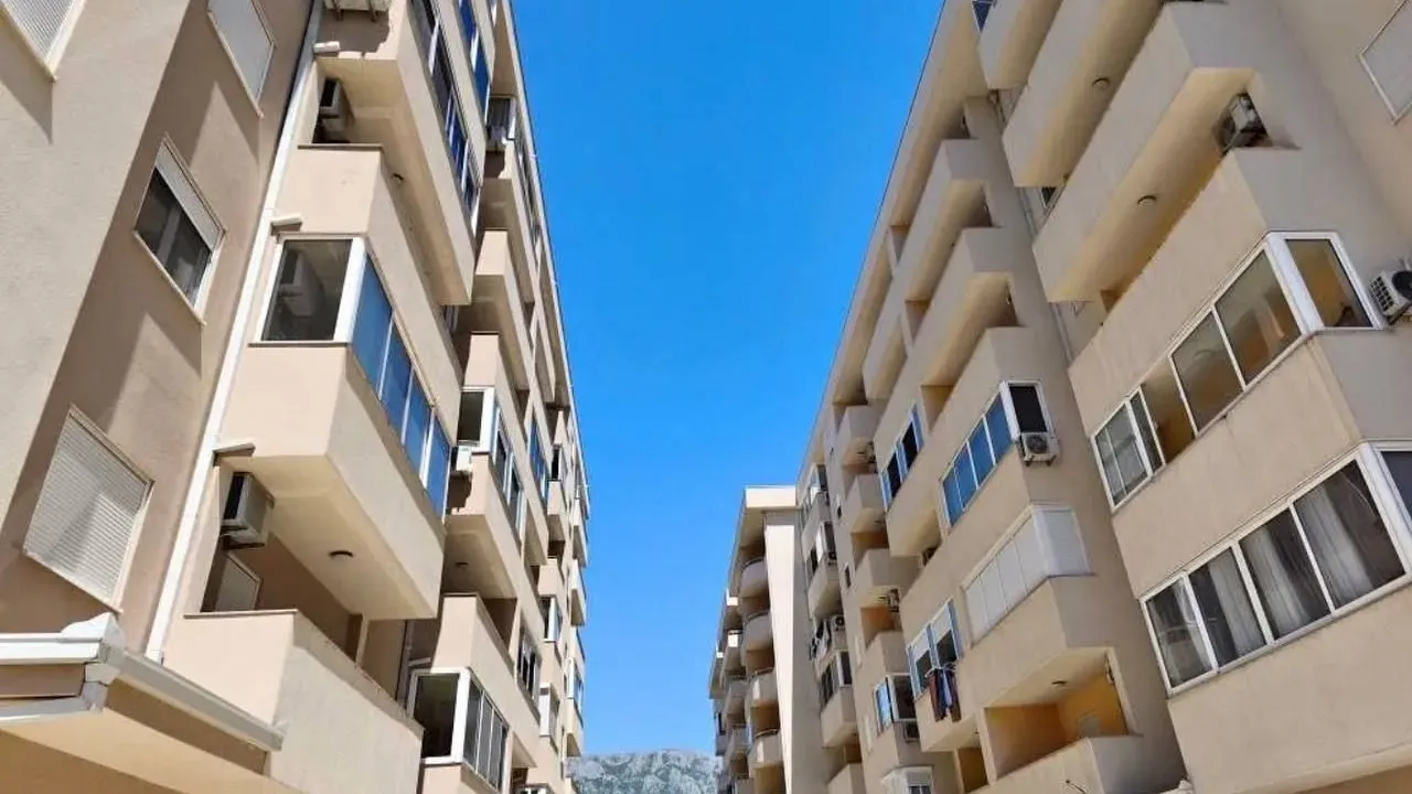 Prodaja, jednosoban stan, 50m², Centar, Bar