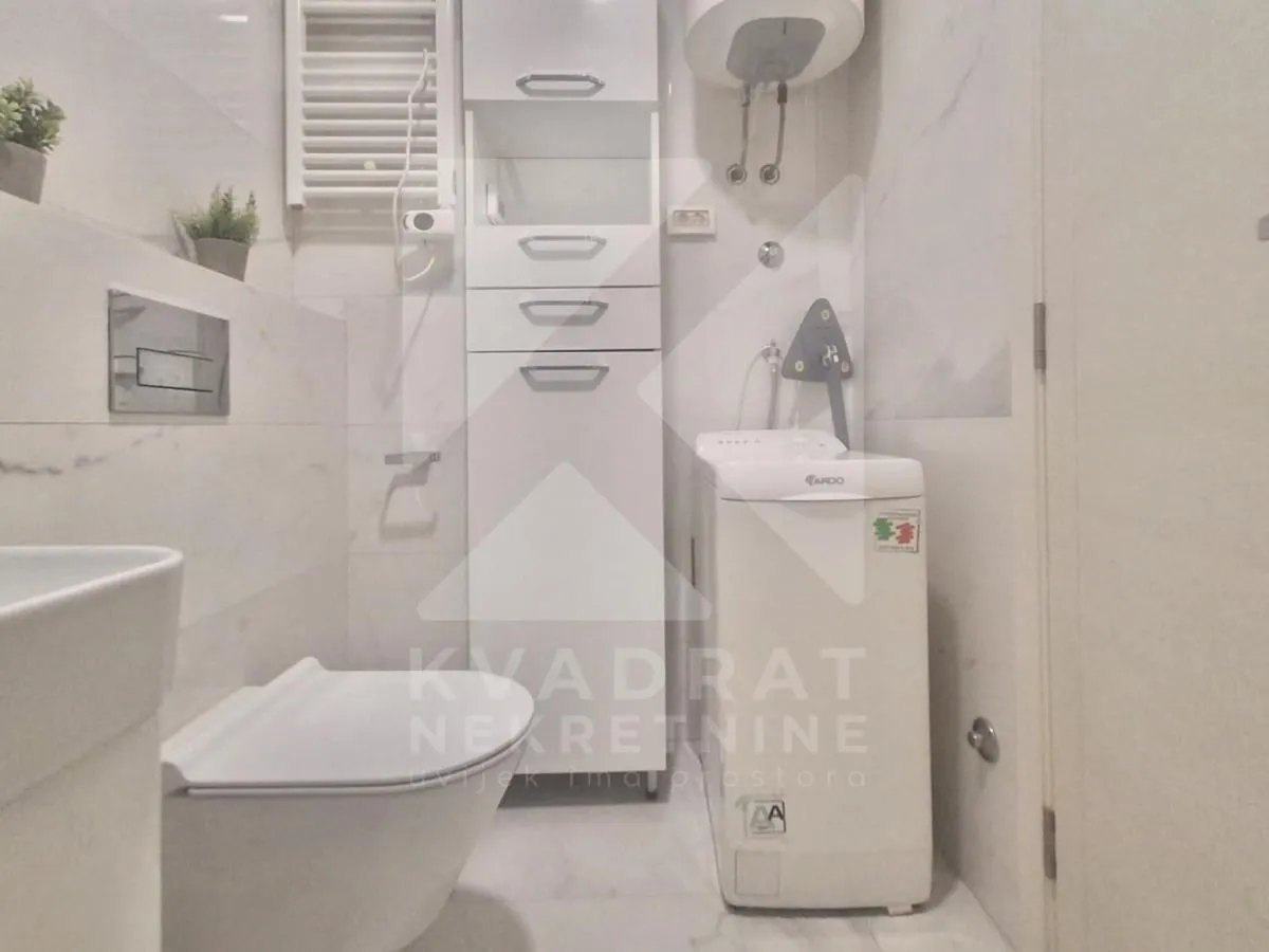 Prodaja, jednosoban stan, 40m², Central Point, Podgorica