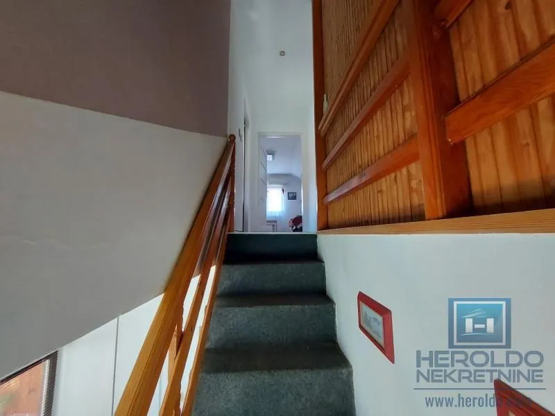 Prodaja, kuća, 200m², Rakitovo, Jagodina