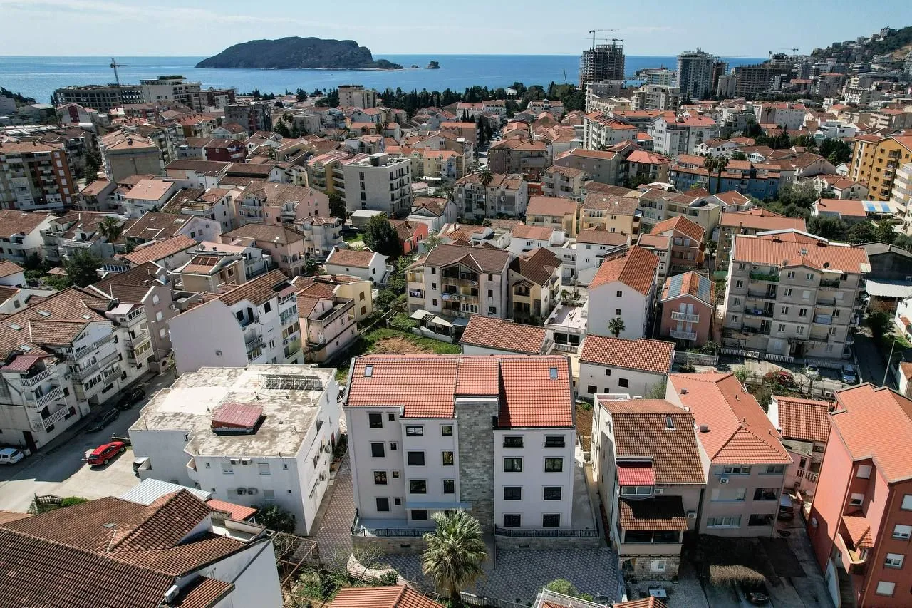 Rent, two bedroom apartment, 60m², Centar, Budva