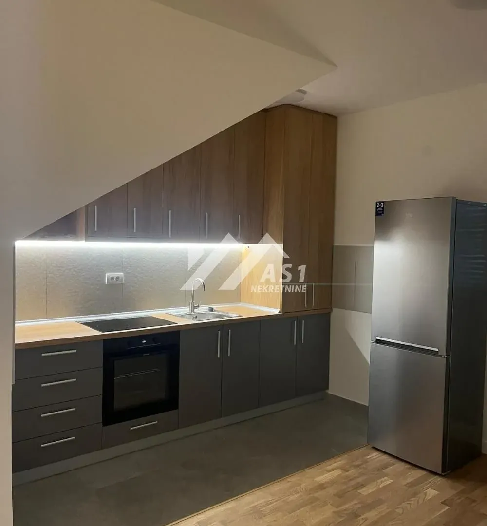 Izdavanje, trosoban stan, 56m², Klisa, Novi Sad Sve Podlokacije