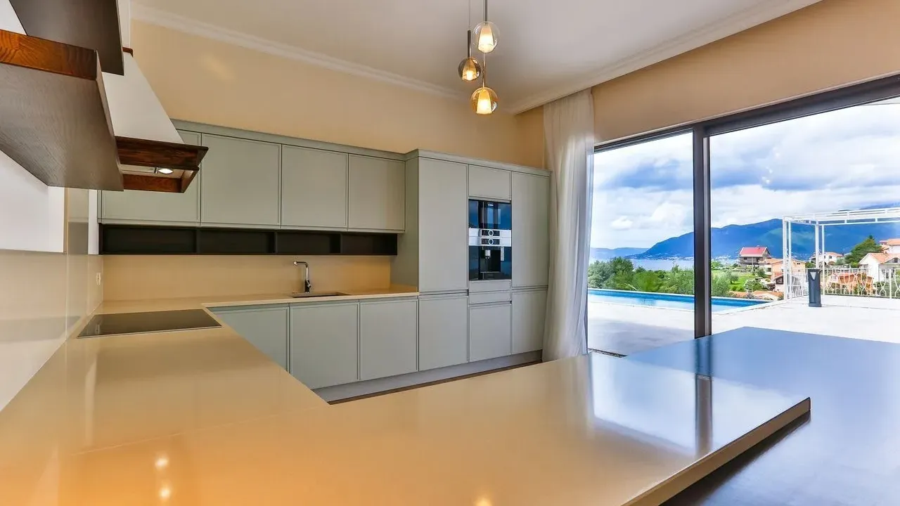 Sale, house, 290m², Tivat, Crna Gora