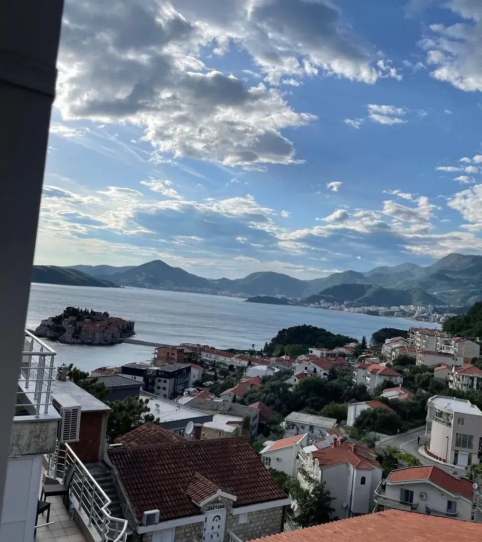 Rent, studio apartment, 40m², Sveti Stefan, Budva