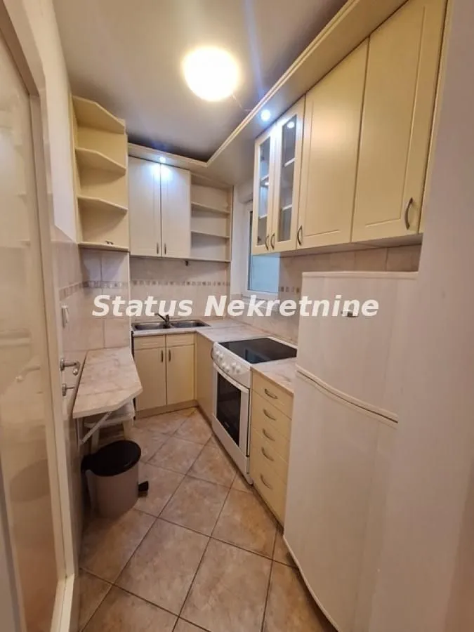 Izdavanje, dvosoban stan, 43m², Grbavica, Novi Sad Sve Podlokacije