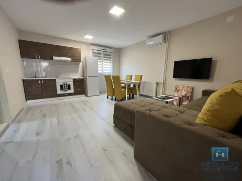 Sale, house, 400m², Tavrića obori, Jagodina
