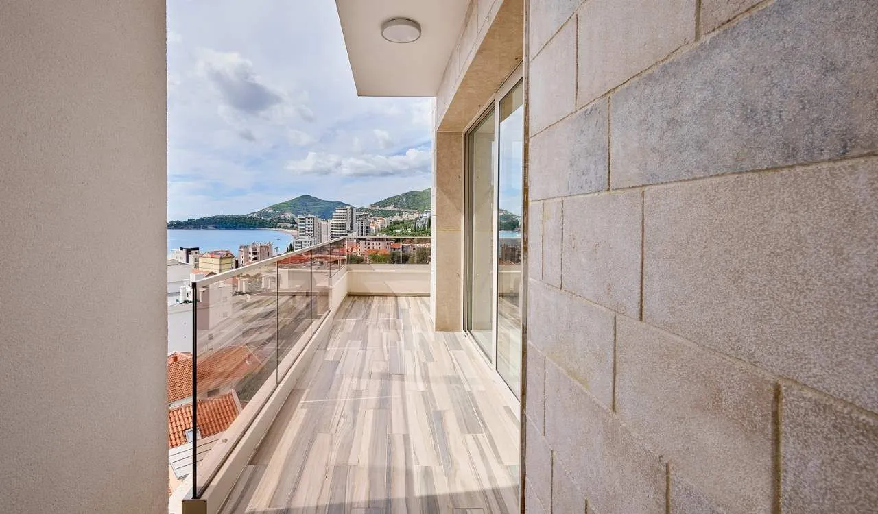 Prodaja, dvosoban stan, 90m², Rafailovići, Budva