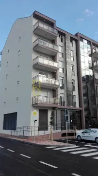 Spoljašnji izgled moderne višestambene zgrade sa terasama. - image 2