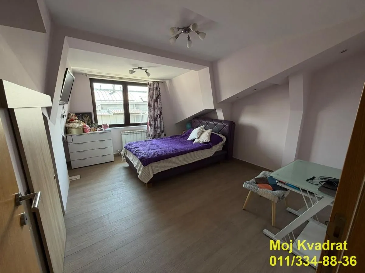 Prodaja, četvorosoban stan, 110m², Đeram Pijaca, Beograd