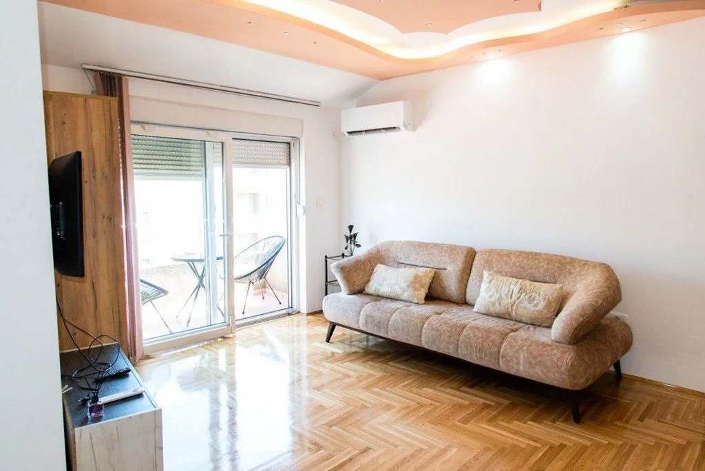 Izdavanje, jednosoban stan, 55m², Ljubović, Podgorica