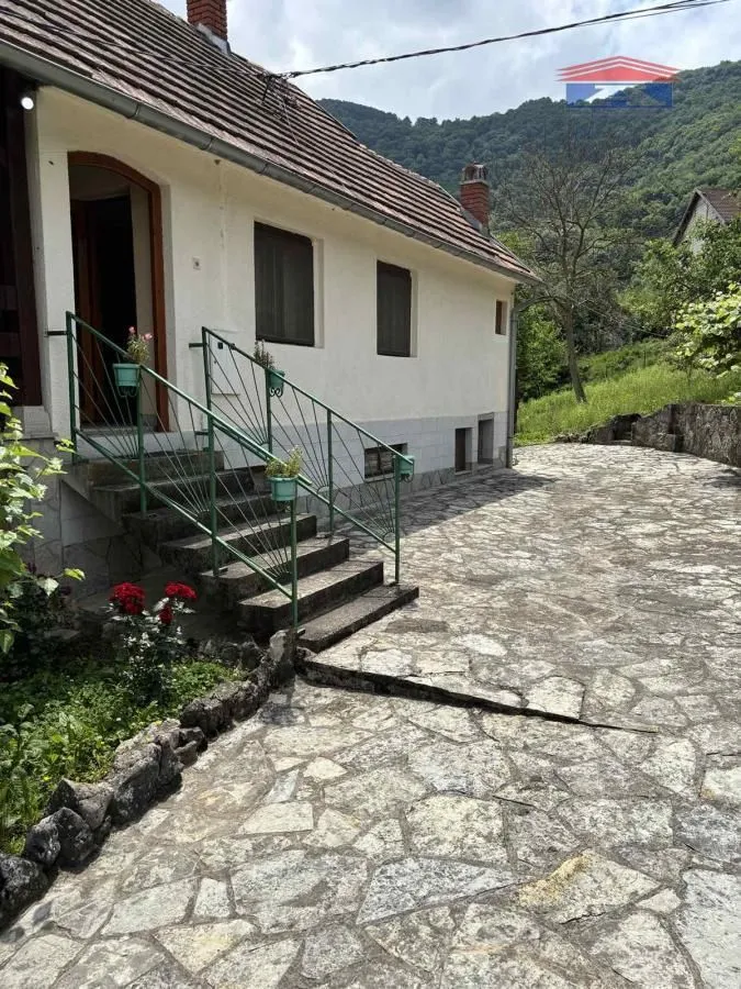 Prodaja, kuća, 146m², Ba, Ljig