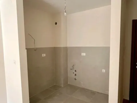 Izdavanje, jednosoban stan, 43m², City Kvart, Podgorica - image 1