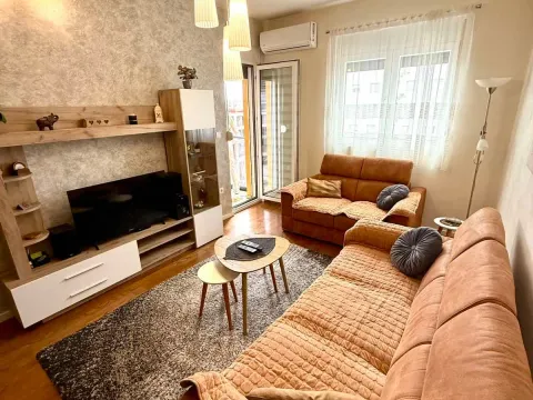 Rent, one bedroom apartment, 45m², Pobrežje, Podgorica - image 5