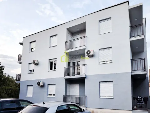 Izdavanje, dvosoban stan, 60m², Zelenika, Podgorica - image 6