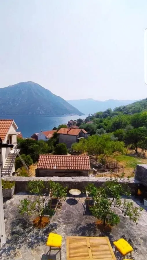 Rent, house, 170m², Kostanjica, Kotor