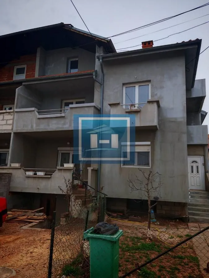 Prodaja, kuća, 420m², Gloždak, Paraćin