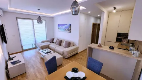 Rent, two bedroom apartment, 60m², Bečići, Budva - image 11