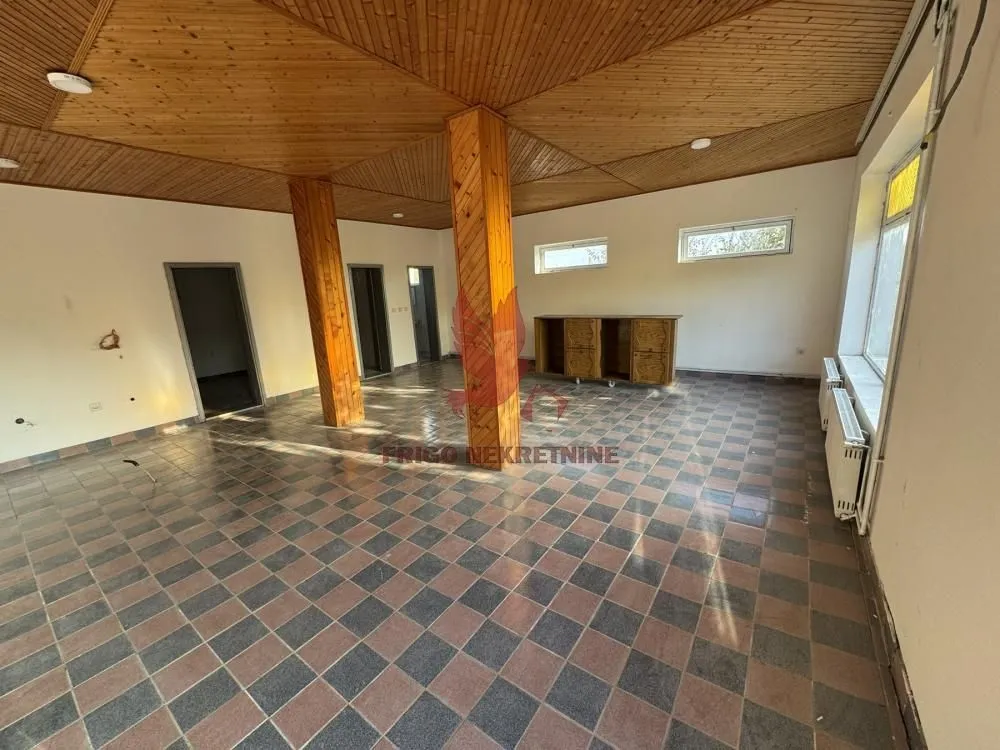 Rent, office space, 120m², Mladenovac, Beograd