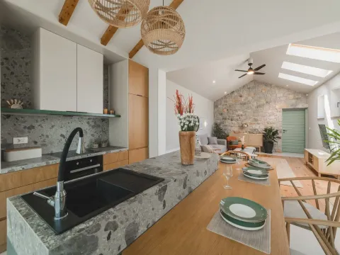 Rent, house, 520m², Đuraševići, Tivat - image 27