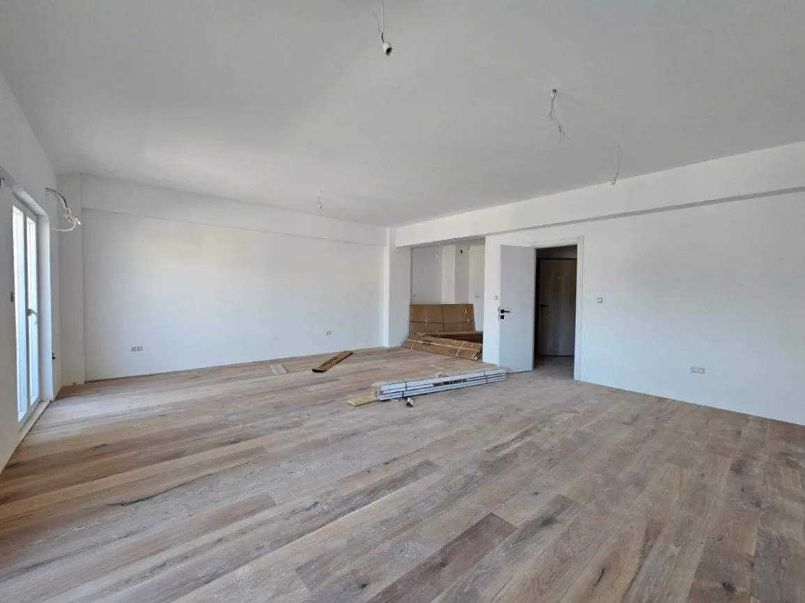 Prodaja, dvosoban stan, 102m², Momišići, Podgorica