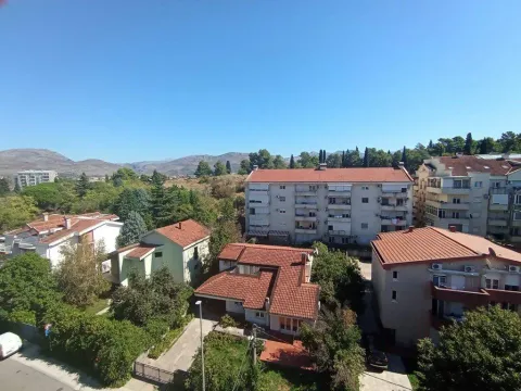 Izdavanje, jednosoban stan, 50m², Centar, Podgorica - image 4