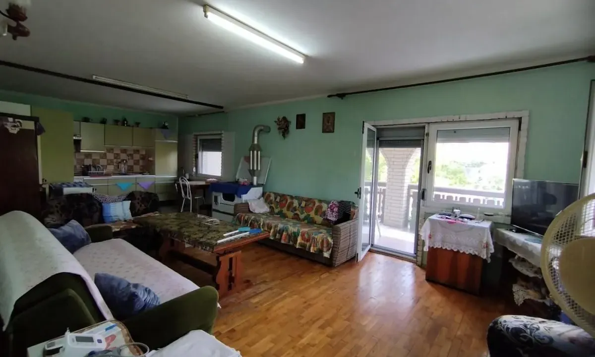 Prodaja, kuća, 300m², Batočina, Srbija