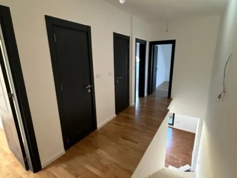 Izdavanje, trosoban stan, 100m², Zagorič, Podgorica - image 4