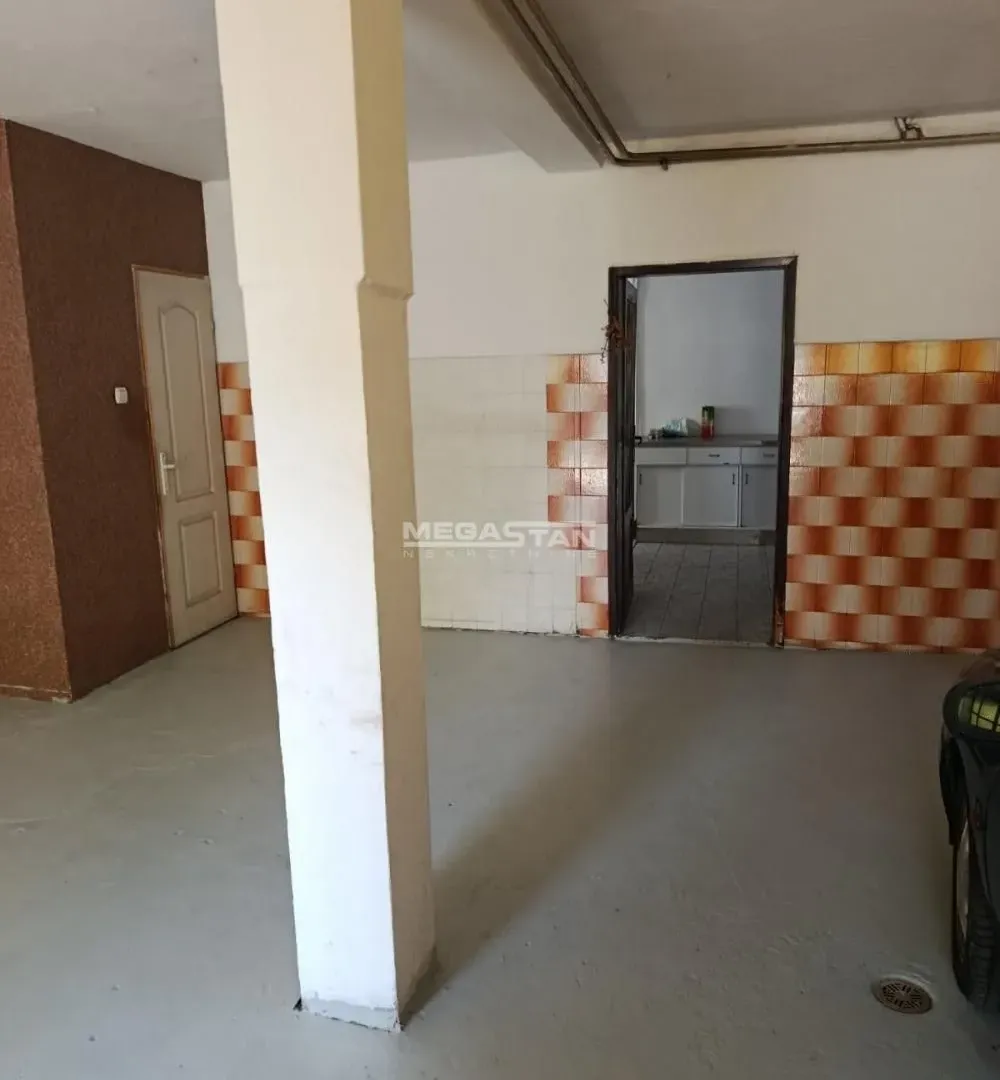 Sale, house, 270m², Mali Mokri Lug, Zvezdara Sve Podlokacije