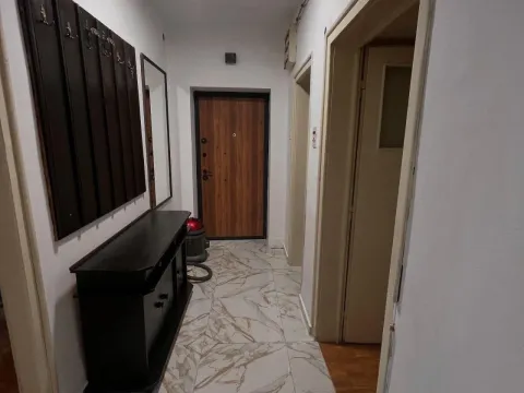 Rent, two bedroom apartment, 80m², Centar, Podgorica - image 4