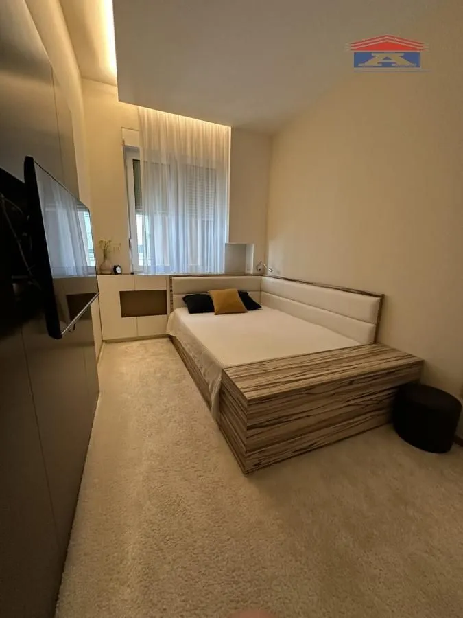 Izdavanje, dvosoban stan, 49m², Bulevar Oslobodjenja, Novi Sad Sve Podlokacije