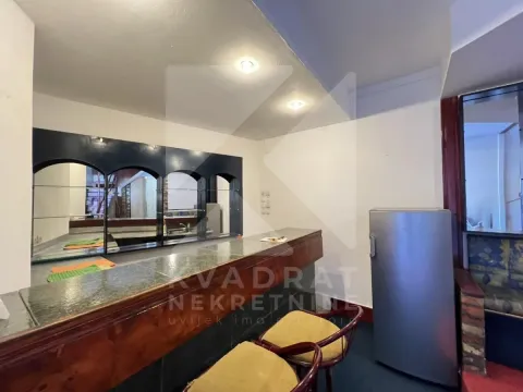 Izdavanje, kuća, 130m², Stara Varoš, Podgorica - image 9