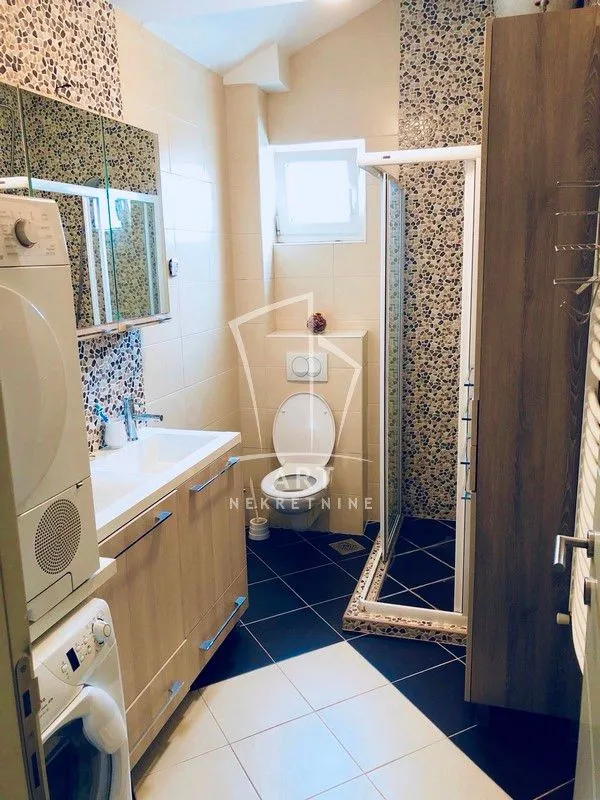 Sale, four bedroom apartment, 124m², Uciteljsko Naselje, Zvezdara Sve Podlokacije
