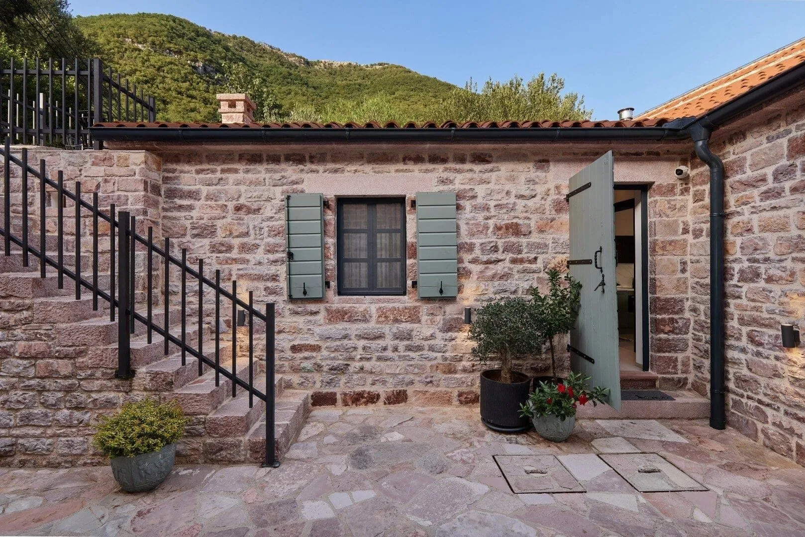 Sale, house, 293m², Kotor, Crna Gora