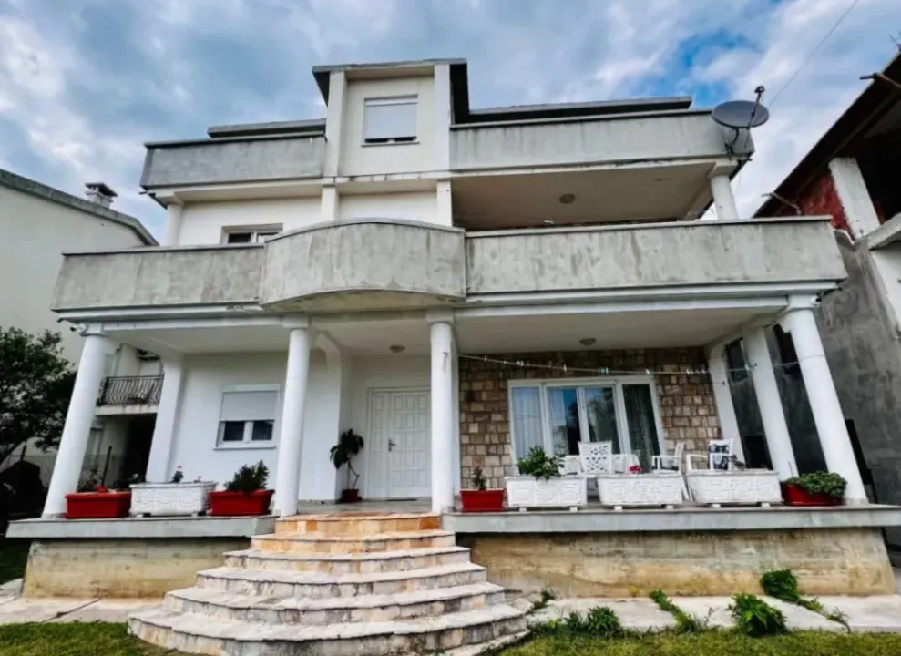 Sale, house, 380m², Šušanj, Bar