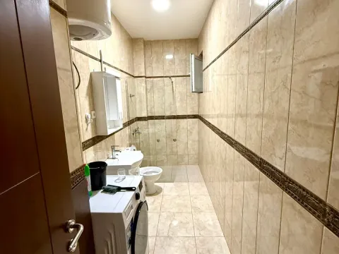 Izdavanje, dvosoban stan, 68m², Centar, Podgorica - image 10