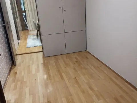 Izdavanje, dvosoban stan, Blok 5, Podgorica - image 5