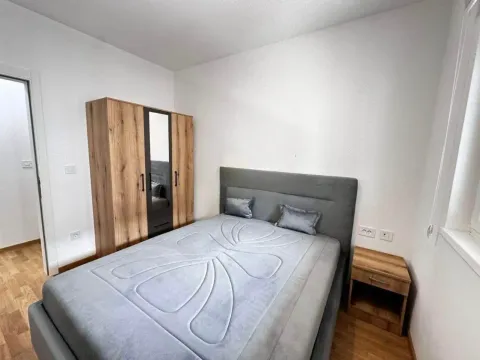 Izdavanje, četvorosoban stan, 45m², Stari Aerodrom, Podgorica - image 6
