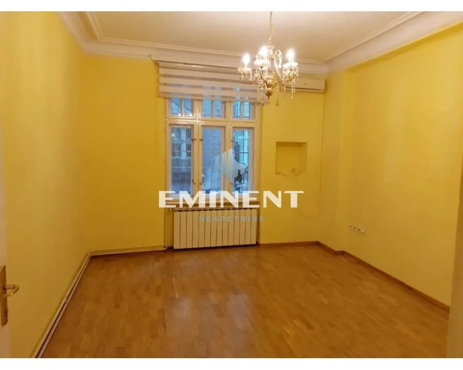 Rent, three bedroom apartment, 70m², Stari Grad, Beograd