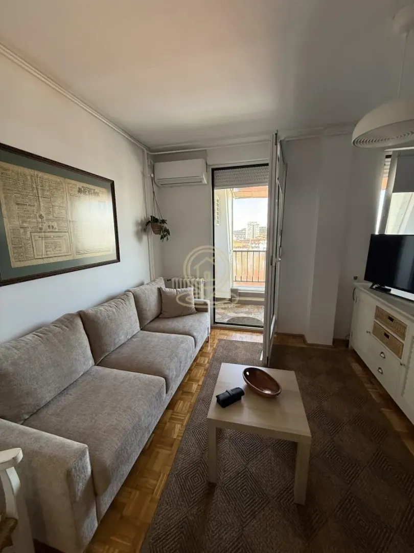 Izdavanje, jednosoban stan, 34m², Stari Grad, Beograd