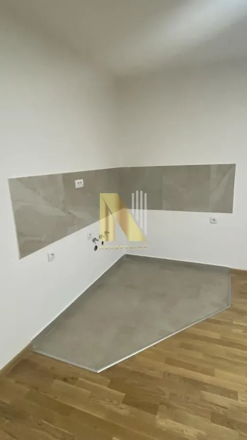 Prodaja, trosoban stan, 54m², Sajmište, Novi Sad
