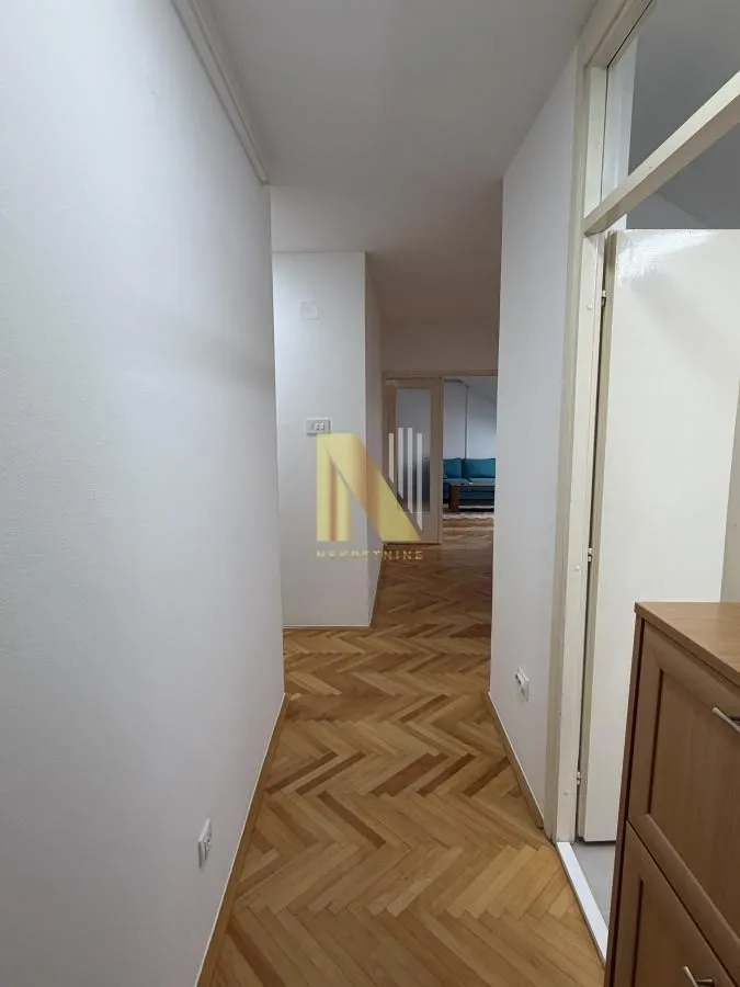 Izdavanje, trosoban stan, 56m², Sajmište, Novi Sad
