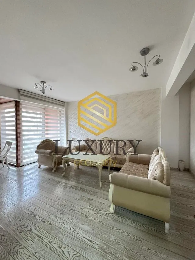Izdavanje, trosoban stan, 95m², Kod Capital Plaze, Podgorica