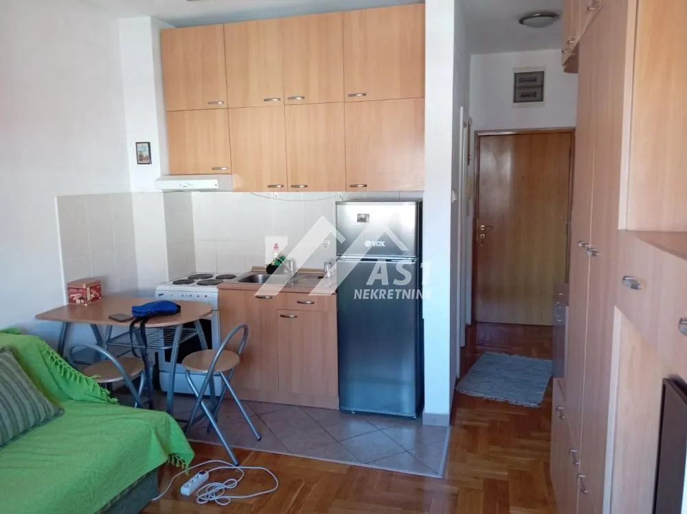 Izdavanje, stan, 25m², Sajam, Novi Sad Sve Podlokacije