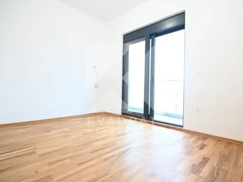 Izdavanje, garsonjera, 22m2, Tološka šuma, Podgorica Izdavanje, garsonjera, 22m2, Tološka šuma, Podgorica