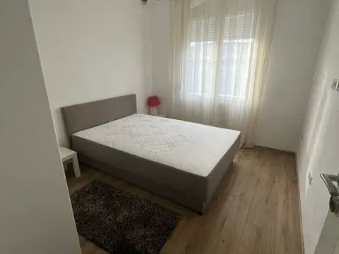 Izdavanje, jednosoban stan, 42m², Dalmatinska ulica, Podgorica - image 2