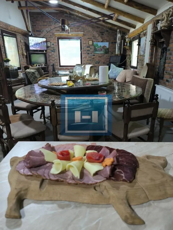 Sale, hospitality venue, 250m², Despotovac, Srbija