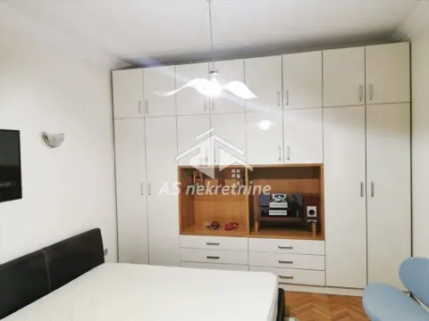 Rent, two bedroom apartment, 67m², Stari Grad, Beograd - image 13