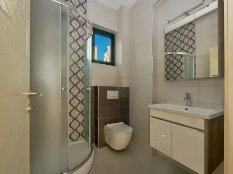 Sale, two bedroom apartment, 85m², Bečići, Budva - image 4