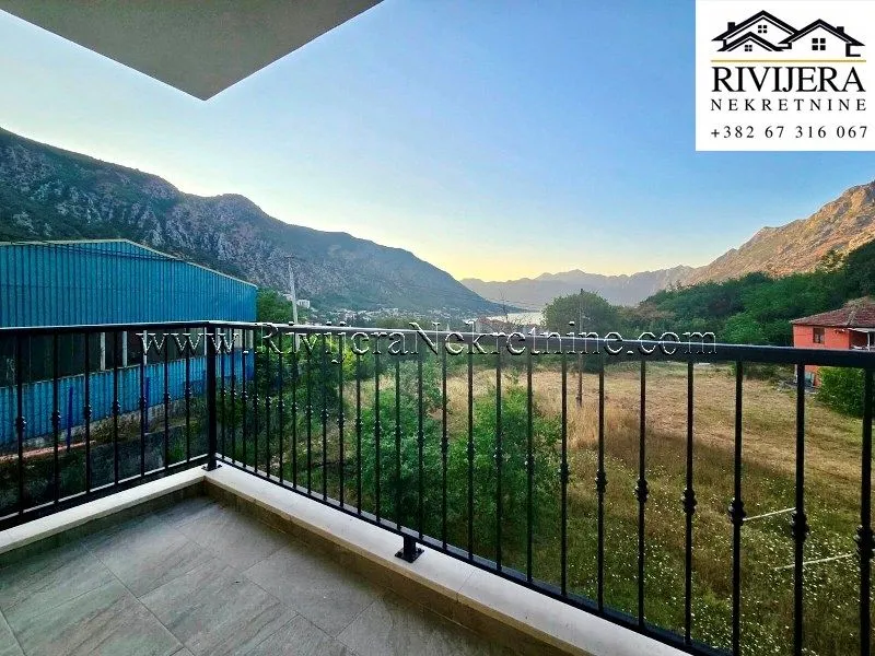 Prodaja, trosoban stan, 97m², Škaljari, Kotor