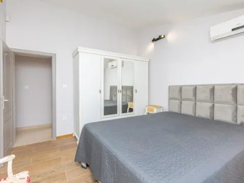 Prodaja, kuća, 234m², Tivat, Crna Gora - image 7