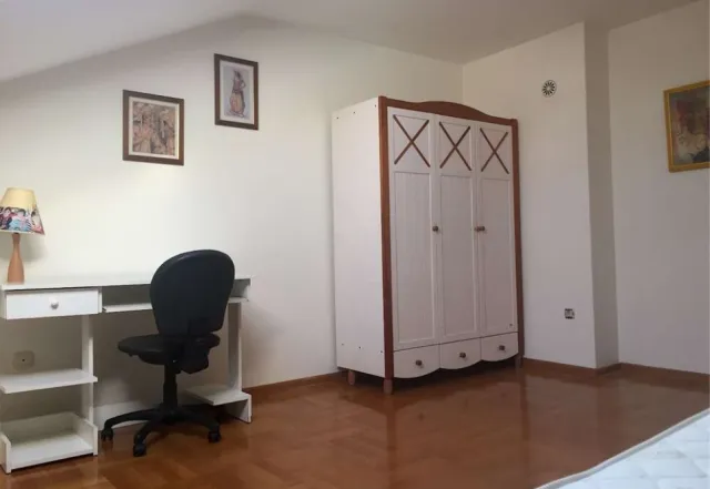 Rent, four bedroom apartment, 146m², Stari Grad, Beograd